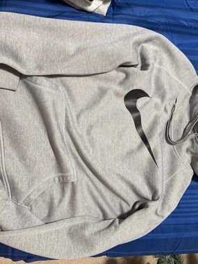 Nike Men’s Light Gray Crewneck Hoodie with Black Swoosh